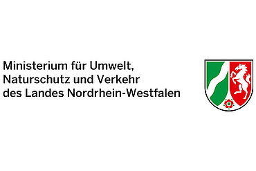 Logo des Umweltministeriums NRW mit Schriftzug und Wappen Nordrhein-Westfalen. Text: Ministerium für Umwelt, Naturschutz und Verkehr des Landes Nordrhein-Westfalen