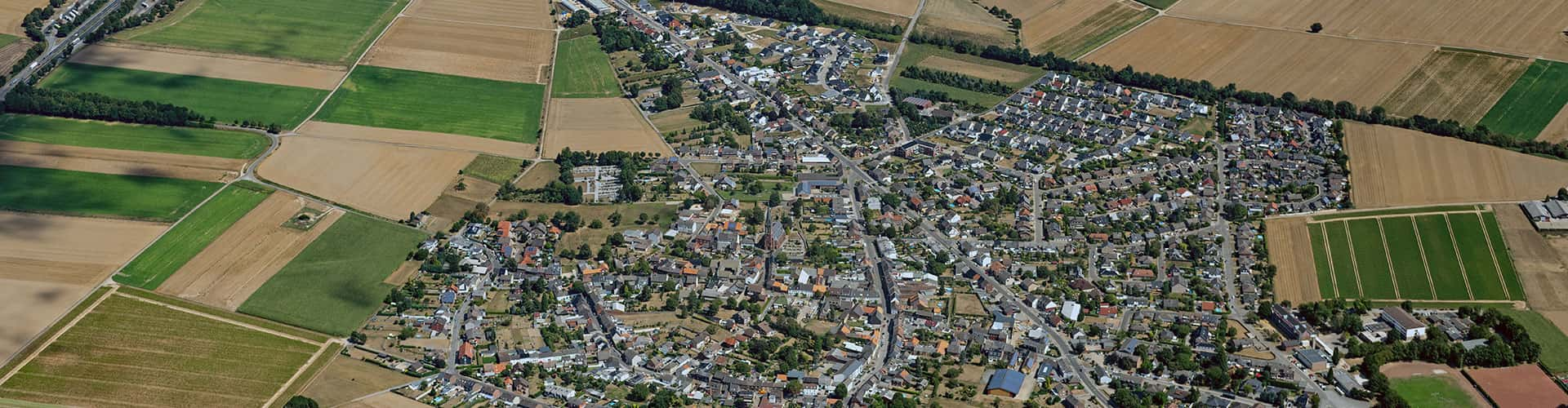 Dörfliche Strukturen, Raum rundum die Ortschaft Titz.